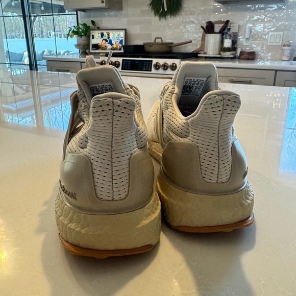 Adidas men’s Ultraboost Beige Sneakers size M8 brand new - Picture 6 of 7